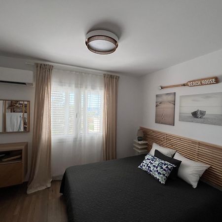Modern Seaview Townhouse In Coral Bay (Adults Only) Apartman Péjia Kültér fotó